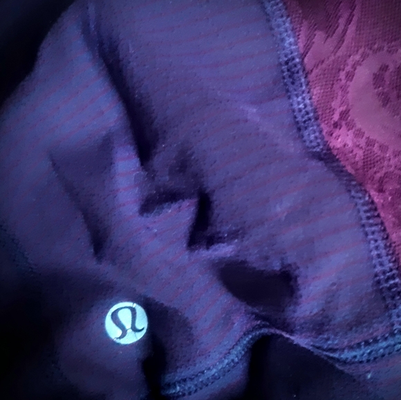 {size 8} Athletica Running Longsleeve - Picture 3 of 4